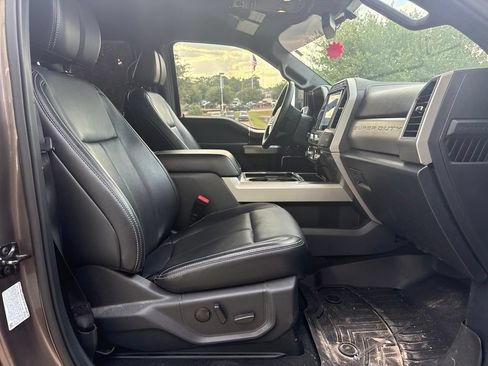 Used 2022 Ford F250 Lariat w/ Lariat Ultimate Package AWD/4WD image 12