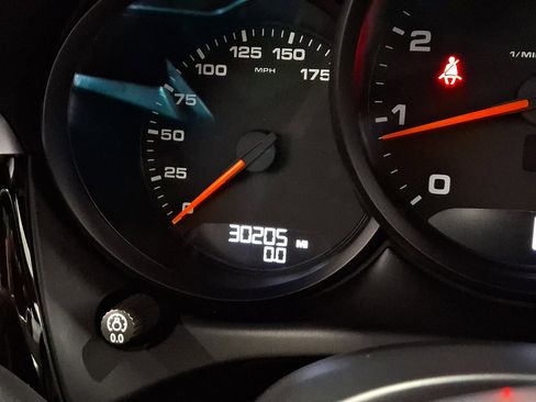 Used 2021 Porsche Macan image 20