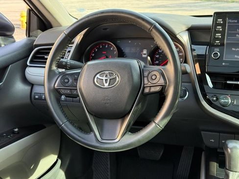 Used 2022 Toyota Camry XSE FWD image 12