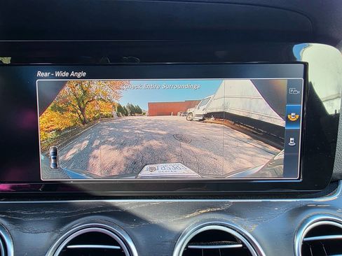 Used 2017 Mercedes-Benz E 300 image 26