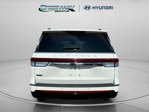 Used 2023 Lincoln Navigator Reserve AWD/4WD image 7