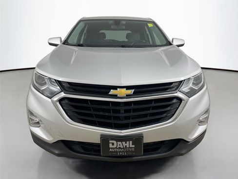 Used 2018 Chevrolet Equinox LT image 3