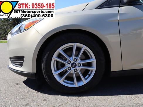 Used 2016 Ford Focus SE image 25