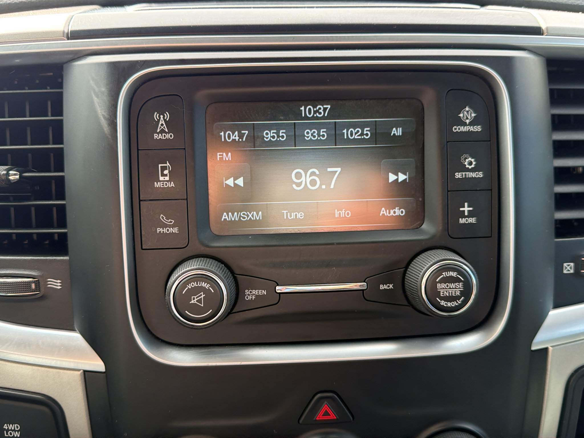 Used 2018 RAM 3500 SLT AWD/4WD image 28