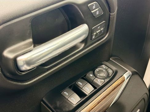 Used 2019 Chevrolet Silverado 1500 High Country w/ Technology Package image 18