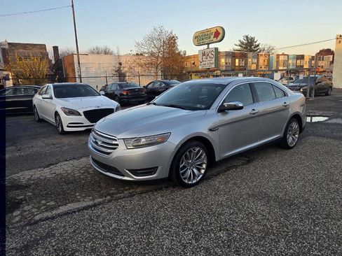 Used 2013 Ford Taurus Limited image 3