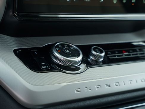 New 2027 Ford Expedition Max Active RWD image 28