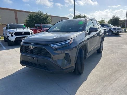 Used 2025 Toyota RAV4 XLE FWD image 7