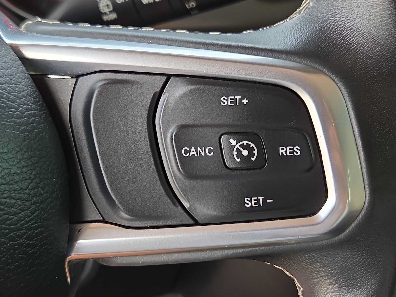 Used 2019 Jeep Wrangler Unlimited Rubicon w/ Dual Top Group AWD/4WD image 23