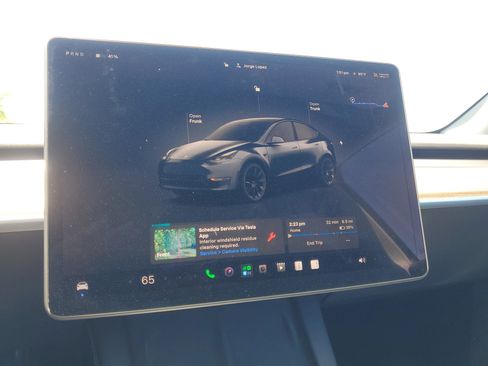 Used 2025 Tesla Model Y Long Range RWD image 24