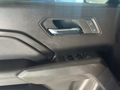 Used 2023 Chevrolet Colorado LT w/ LT Convenience Package III image 9