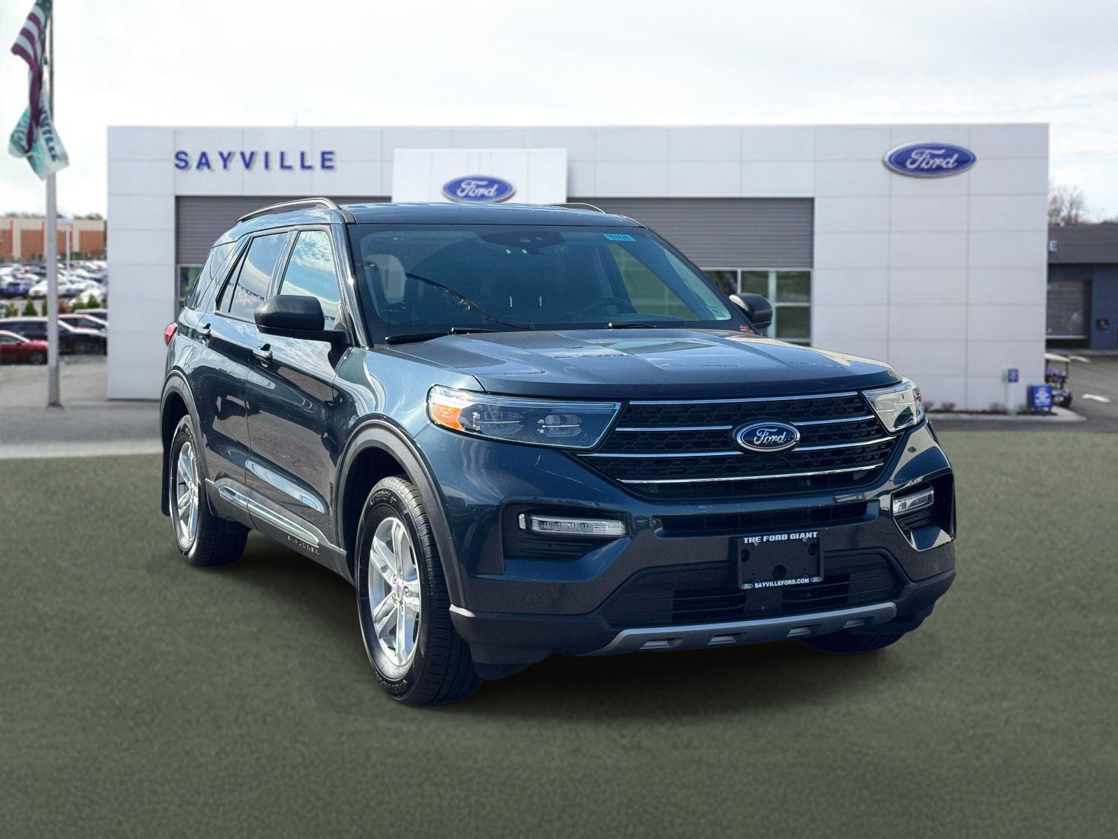 Certified 2023 Ford Explorer XLT w/ Equipment Group 202A AWD/4WD image 2