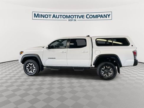 Used 2022 Toyota Tacoma TRD Off-Road AWD/4WD image 6
