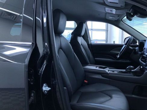 Certified 2025 Toyota Grand Highlander AWD image 18