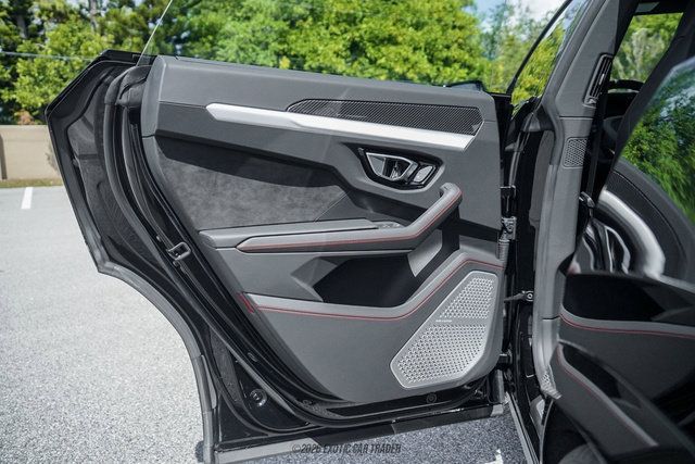 Used 2024 Lamborghini Urus S AWD/4WD image 71
