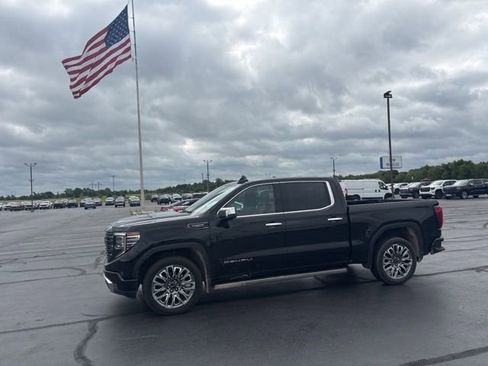 Used 2023 GMC Sierra 1500 Denali Ultimate AWD/4WD image 2