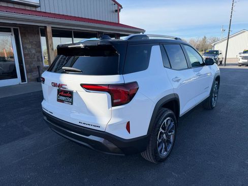 Used 2026 GMC Terrain Elevation w/ Elevation Premium Package image 4