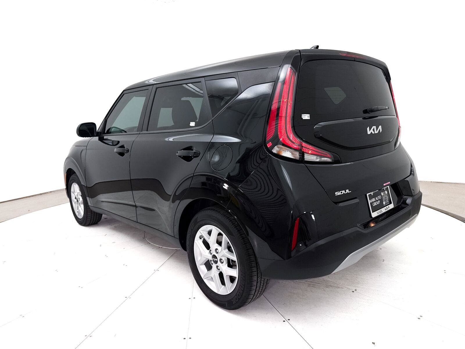 Used 2025 Kia Soul LX w/ LX Technology Package FWD image 15