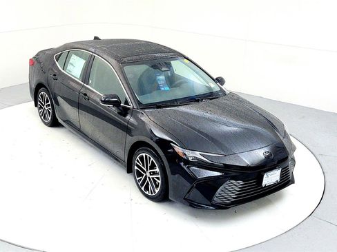 New 2026 Toyota Camry XLE image 9