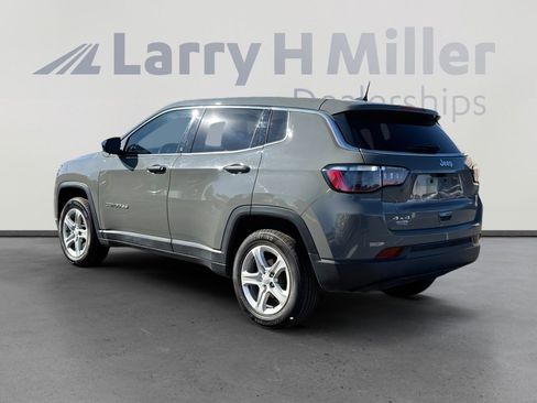 Used 2023 Jeep Compass Sport image 3