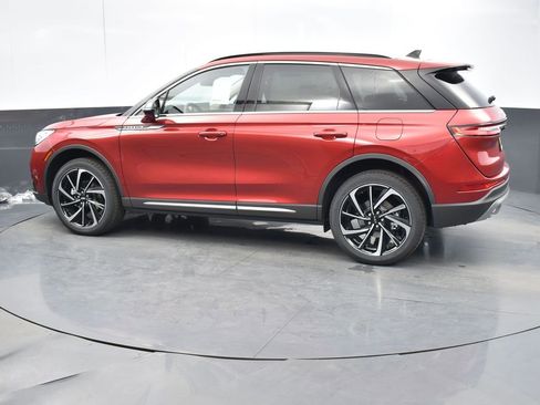 New 2025 Lincoln Corsair Reserve image 2