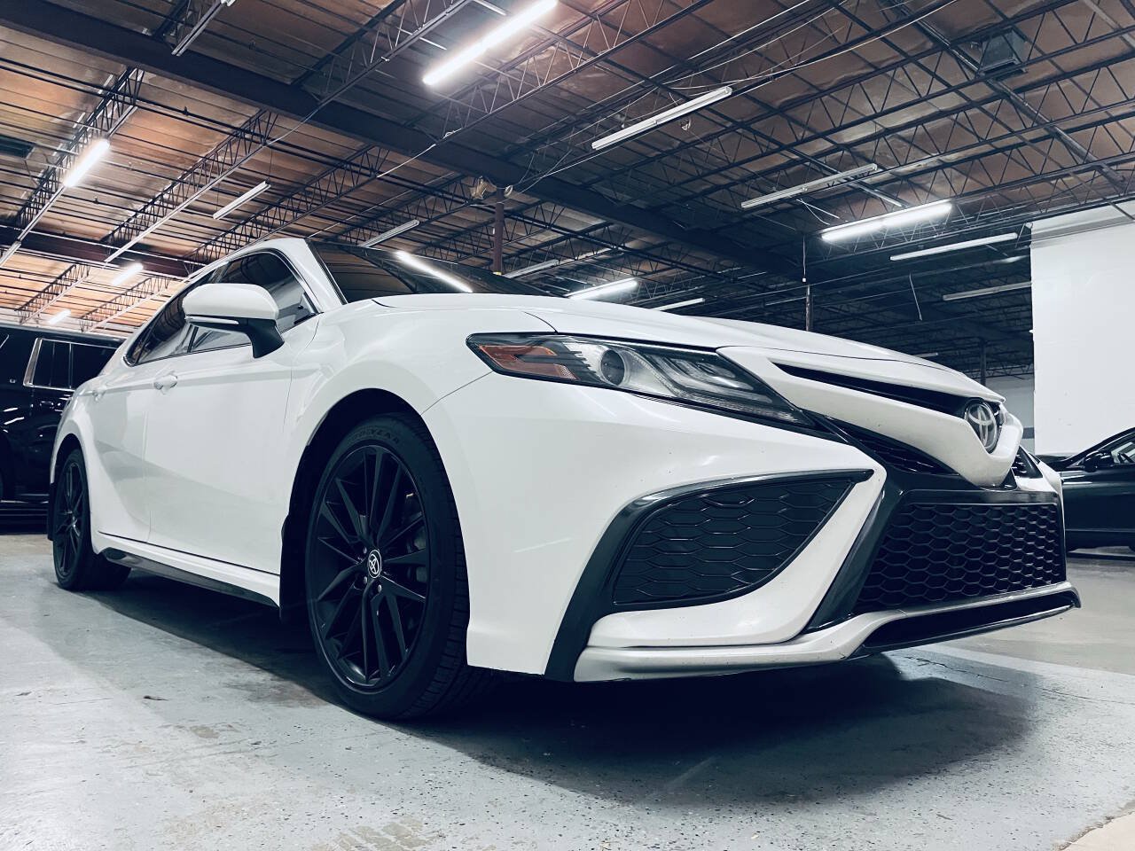 Used 2021 Toyota Camry XSE FWD image 10