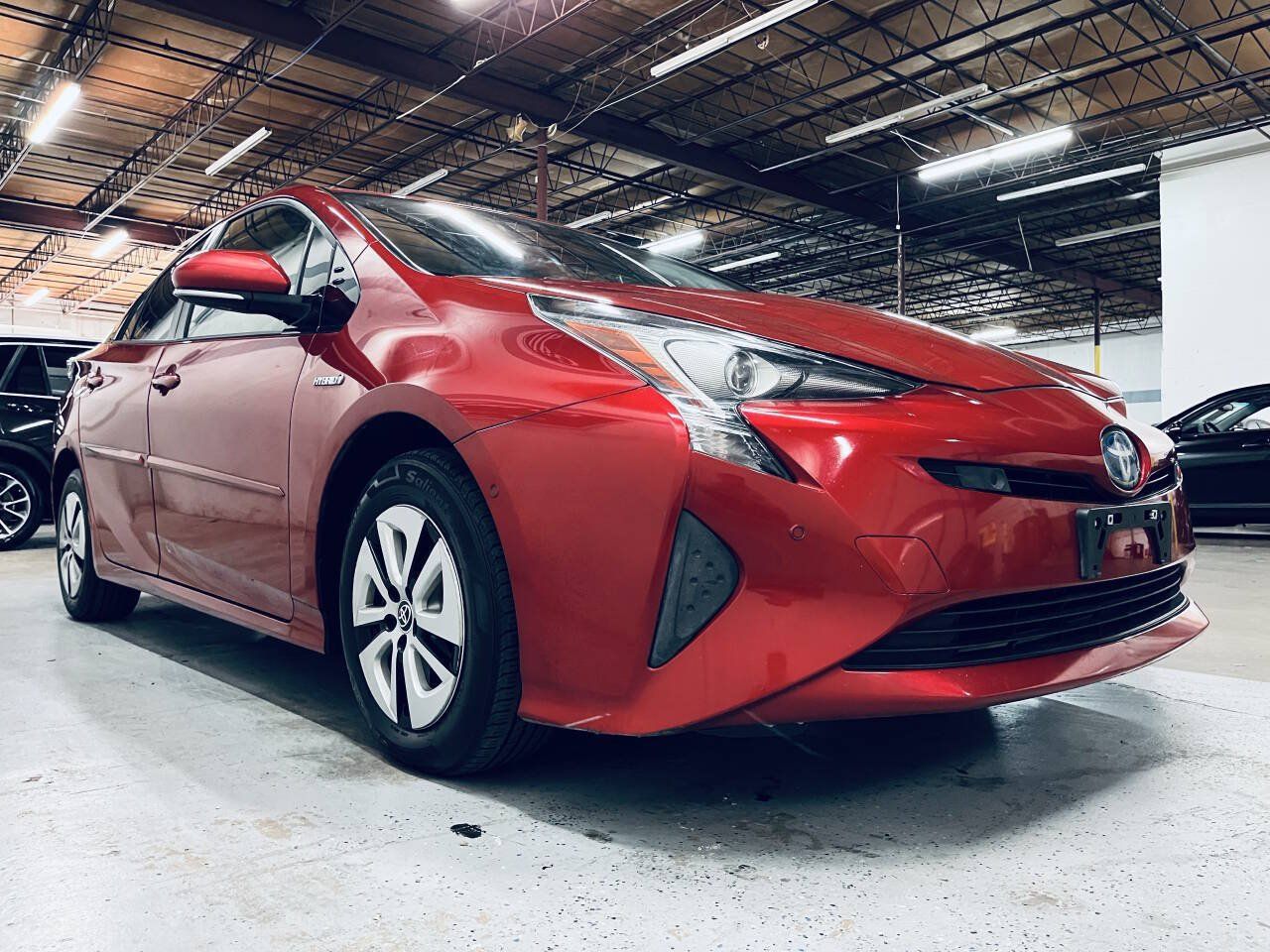 Used 2018 Toyota Prius Three FWD image 6