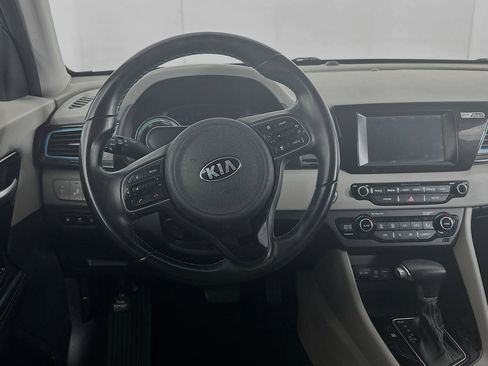 Used 2018 Kia Niro EX image 17