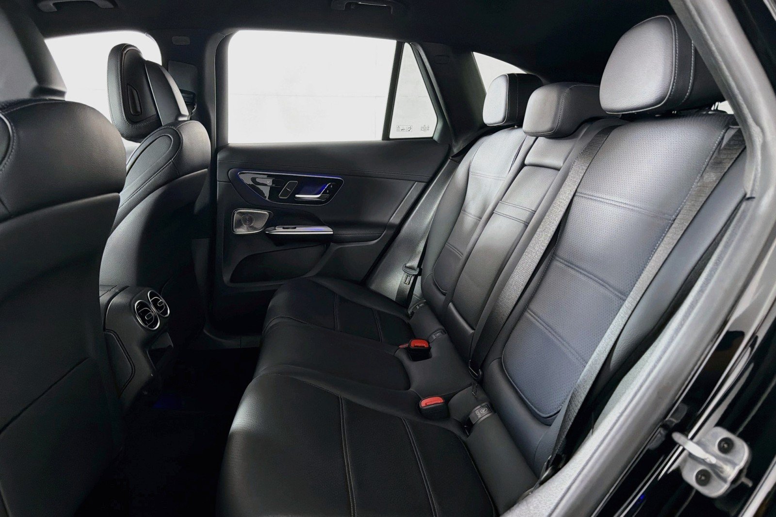 Used 2023 Mercedes-Benz GLC 300 image 8