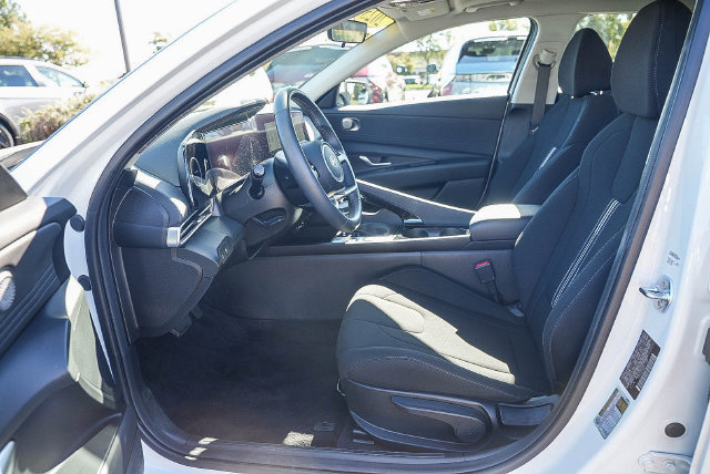 Certified 2025 Hyundai Elantra SEL FWD image 20