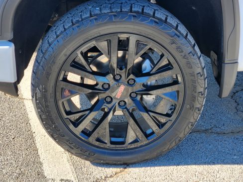 Certified 2021 GMC Sierra 1500 AT4 w/ AT4 Value Package image 12