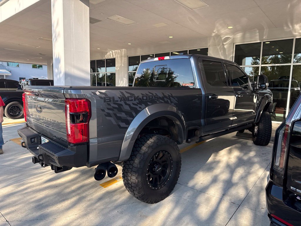Used 2026 Ford F250 Lariat w/ Black Appearance Package AWD/4WD image 4