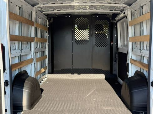 Used 2025 RAM ProMaster 2500 w/ U-Haul Equipment Group FWD image 18