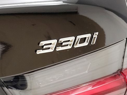 New 2026 BMW 330i 330i w/ Convenience Package image 17