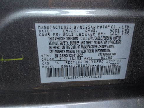 Used 2025 Nissan Sentra SV FWD image 33