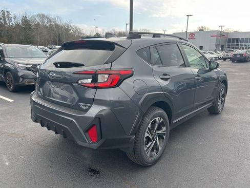 Used 2024 Subaru Crosstrek 2.0i Premium image 4
