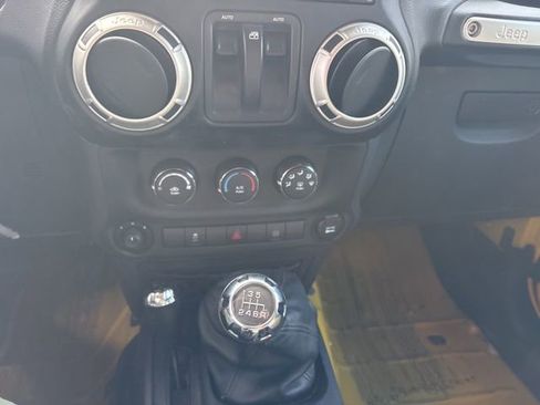 Used 2011 Jeep Wrangler Rubicon w/ PWR Convenience Group AWD/4WD image 12