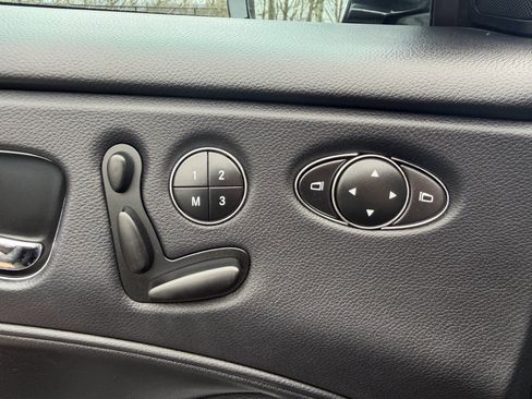 Used 2011 Mercedes-Benz CLS 550 image 24