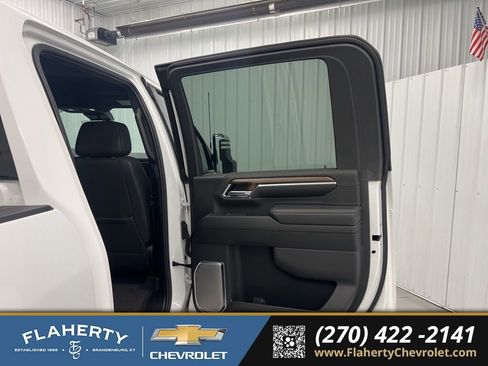 Used 2024 Chevrolet Silverado 3500 High Country w/ Technology Package image 12