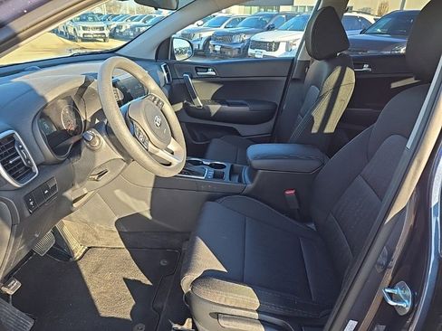 Used 2022 Kia Sportage LX image 10