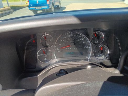 Used 2023 GMC Savana 2500 w/ Driver Convenience Package image 10