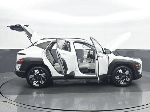 Used 2025 Hyundai Kona SEL FWD image 37
