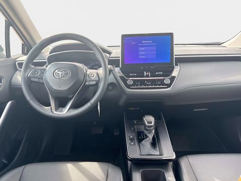 Used 2026 Toyota Corolla Cross XLE w/ Convenience Package FWD image 13