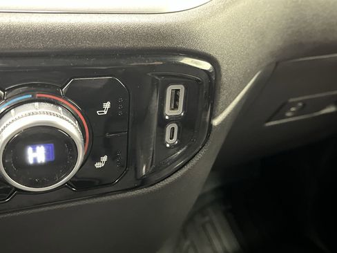 Used 2024 GMC Sierra 1500 SLE w/ X31 Off-Road Package image 24