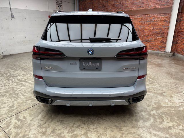 Used 2026 BMW X5 xDrive50e w/ M Sport Package AWD/4WD image 4