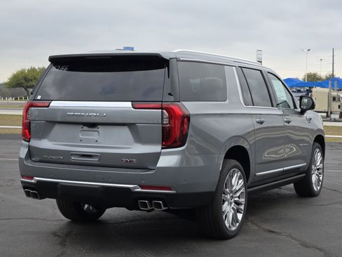 New 2026 GMC Yukon XL Denali w/ Denali Reserve Package AWD/4WD image 4