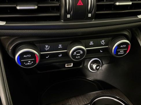 Used 2022 Alfa Romeo Giulia Ti image 25