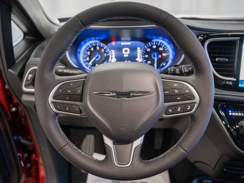 New 2026 Chrysler Pacifica Select image 26