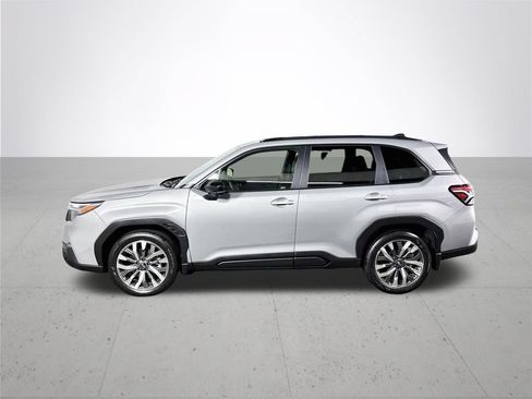 Used 2025 Subaru Forester Touring w/ Popular Package - Touring AWD/4WD image 10