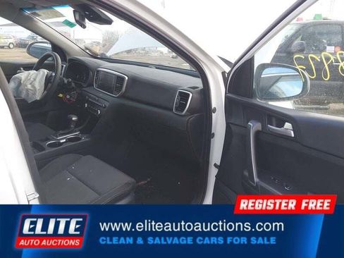 Used 2021 Kia Sportage LX AWD/4WD image 10